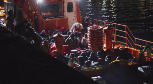 Италияның жағалау күзеті теңіздегі босқындарды құтқарды