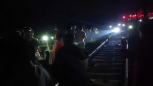 Столкновение поездов в Индии: 13 человек погибли