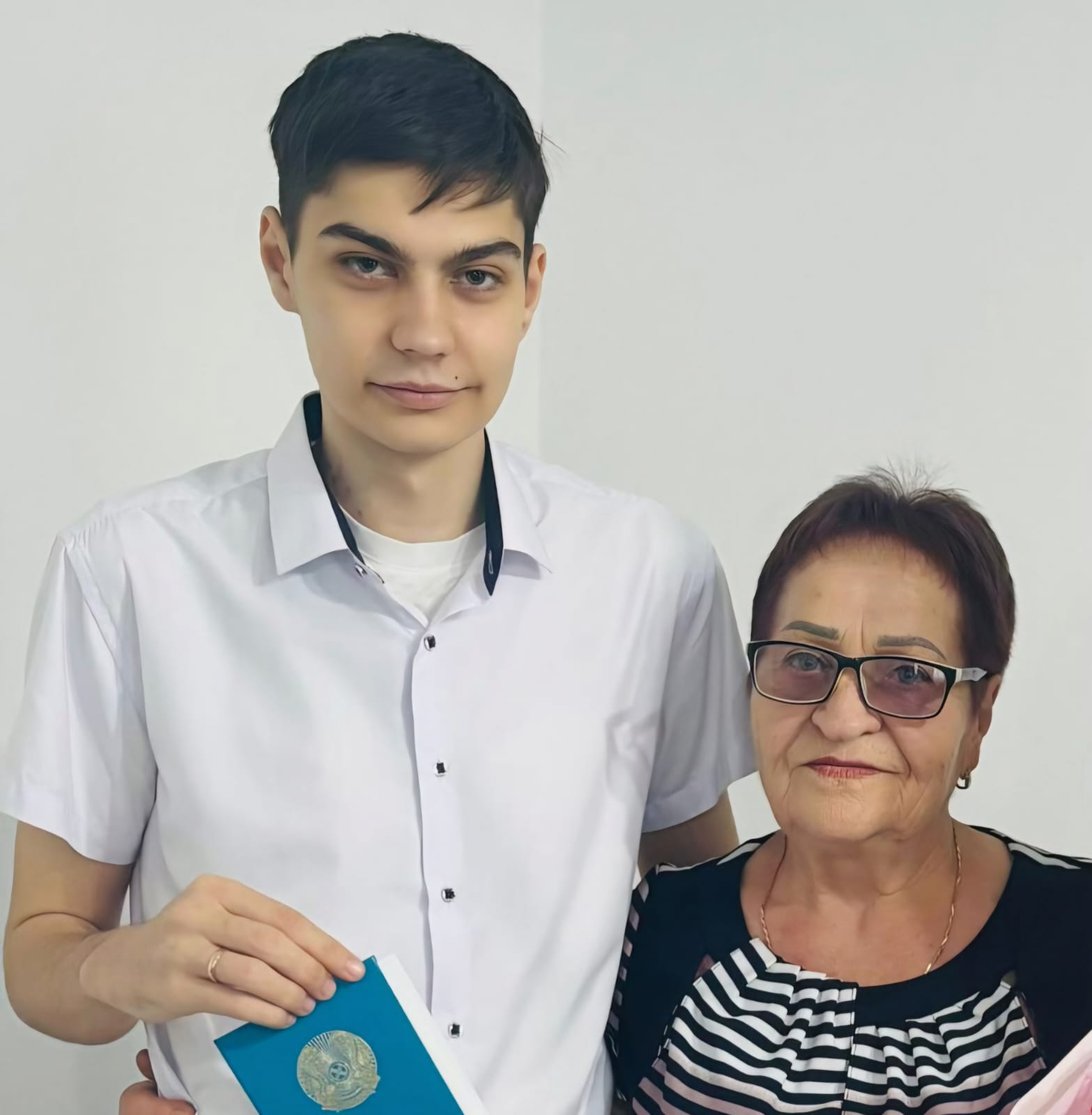 Фото: из архива Егора, рядом с ним главный внештатный детский кардиолог РК Татьяна Иванова-Разумова