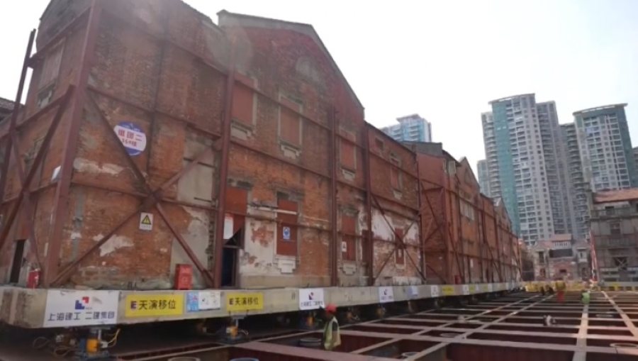 Роботы передвинули исторический квартал в Китае