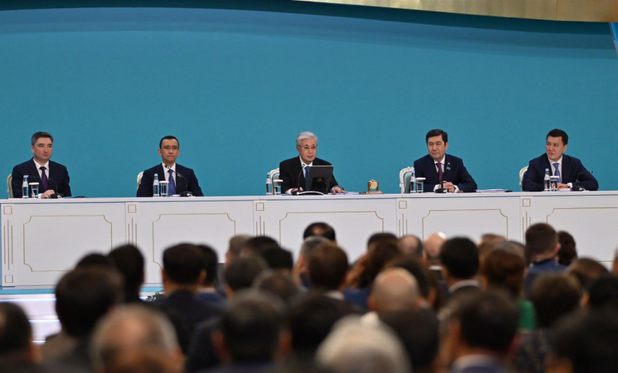 Президент: Новая Конституция может изменить политическую систему страны