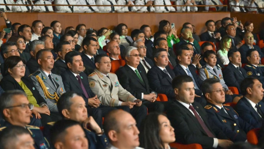 Президент полиция күніне арналған концертке қатысты