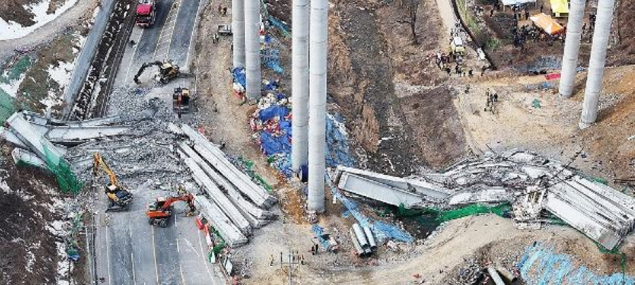 Строящийся мост обрушился в Южной Корее: есть погибшие