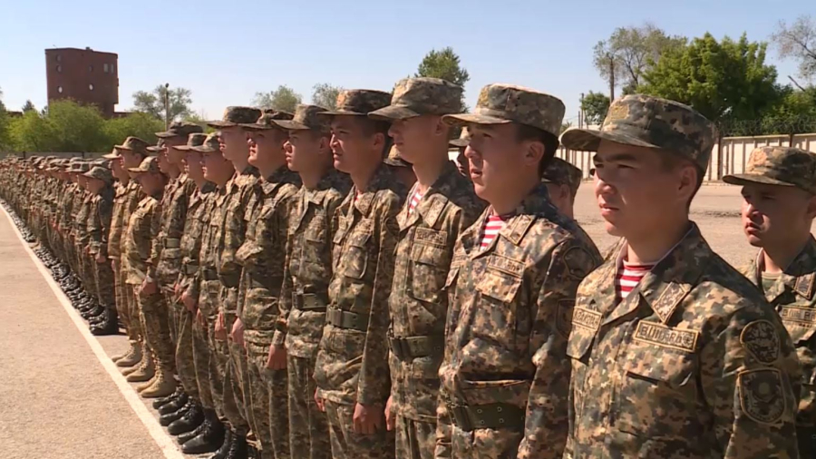 14 военнослужащих получили образовательные гранты в Актобе