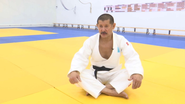 Әлем чемпионы балаларға тегін бапкер болып жүр