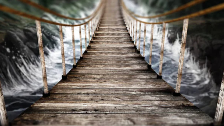 Тросы оборвались на стройке моста в Китае: есть погибшие