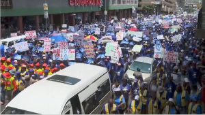 Около пяти тысяч демонстрантов вышли на улицы Йоханнесбурга