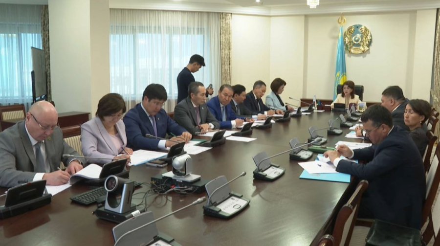 Халық денсаулығын қорғауға бағытталған кешенді шаралар қаралды