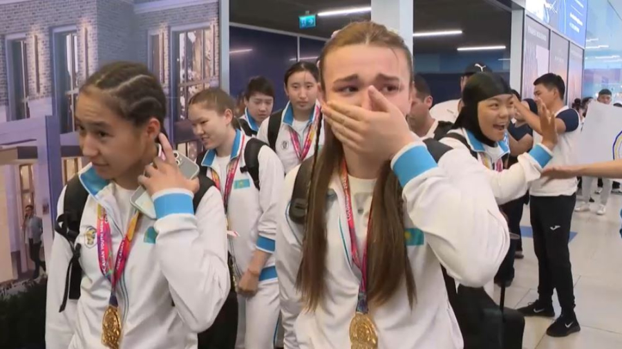 Бокстан Азия чемпионатының жүлдегерлері елге оралды