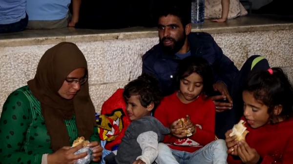 Тысячи ливанцев бегут к границе с Сирией из-за авиаударов Израиля