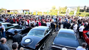 Масштабный фестиваль ретроавтомобилей прошел в Тбилиси