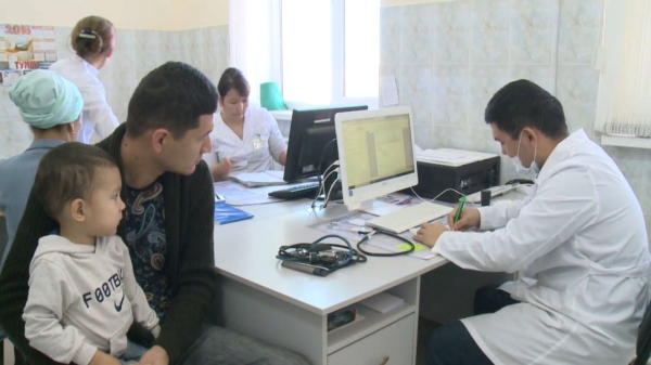 О. Бектенов ауылдағы денсаулық сақтау жобасын сынға алды