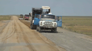 Абай облысындағы туристік нысандарға апаратын жолдарға асфалть төселіп жатыр