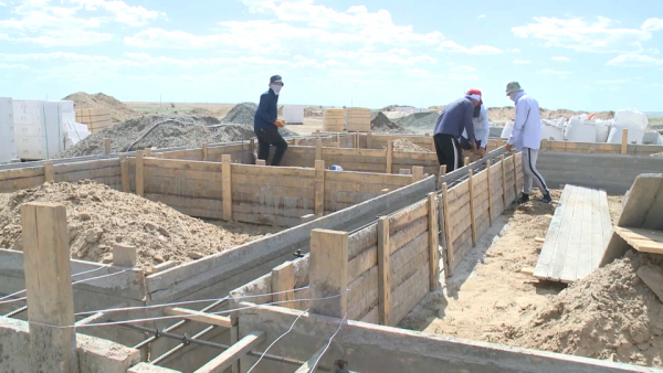В Мугалжарском районе Актюбинской области строят дома для пострадавших от паводка