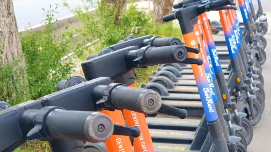 Права для водителей электросамокатов и скутеров хотят ввести в Кыргызстане