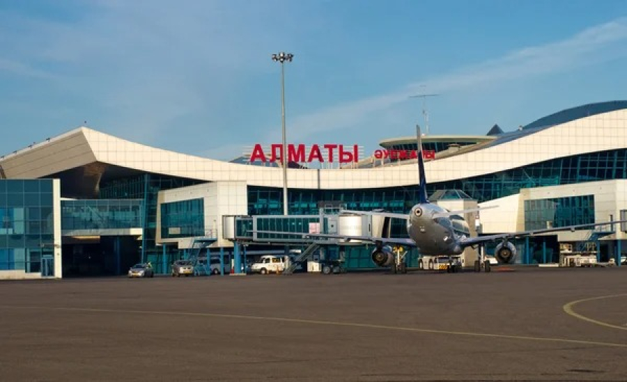 Адамдардың үстіне темір құлады: Алматыда әуежай алаңындағы оқиғадан кейін тексеріс басталды 