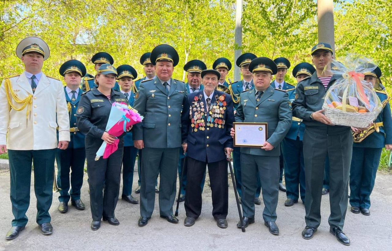 101-летнего ветерана поздравили в Карагандинской области