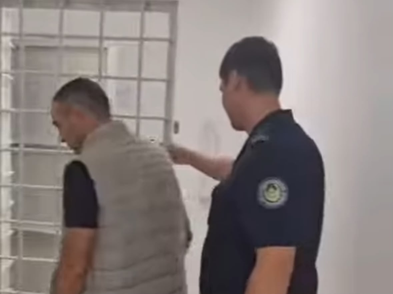 Запустил пиротехнику и оказался за решеткой: мужчину арестовали в Астане
