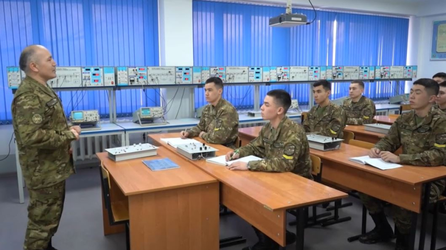 Поступить в военные вузы можно онлайн