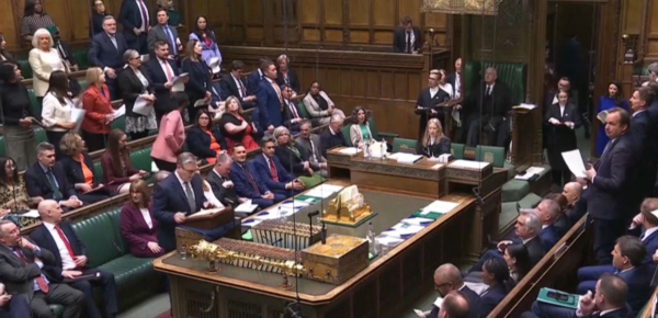 Лондон и Париж проведут саммит по Ормузу