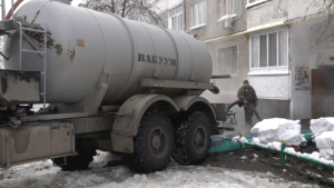 Петропавлдағы көпқабатты үйлердің ауласы мен жертөлесін су басты