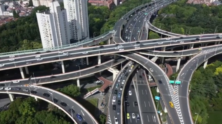 Движение машин в Пекине ограничивают по номерам