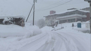 Сильные снегопады накрыли Японию