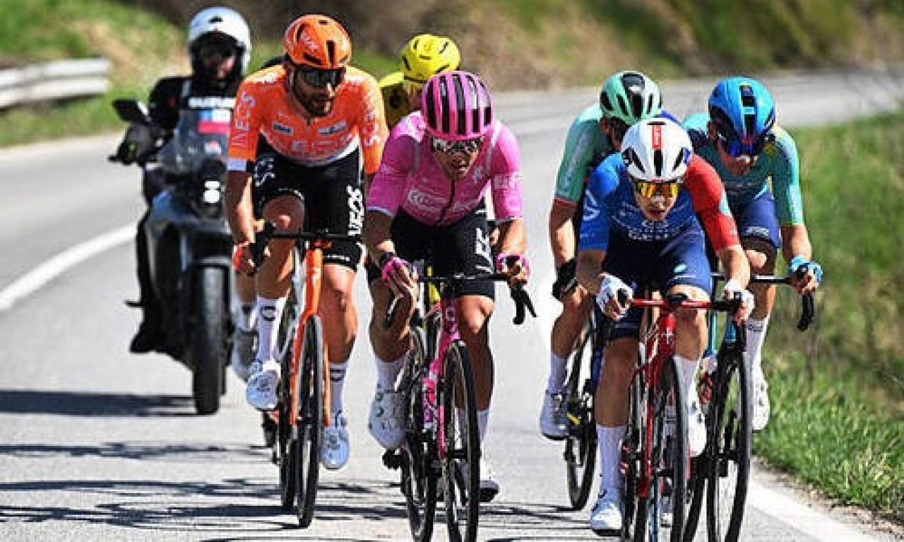 Велокоманда «Астана» ворвалась в топ-5 «Вольты Каталонии»