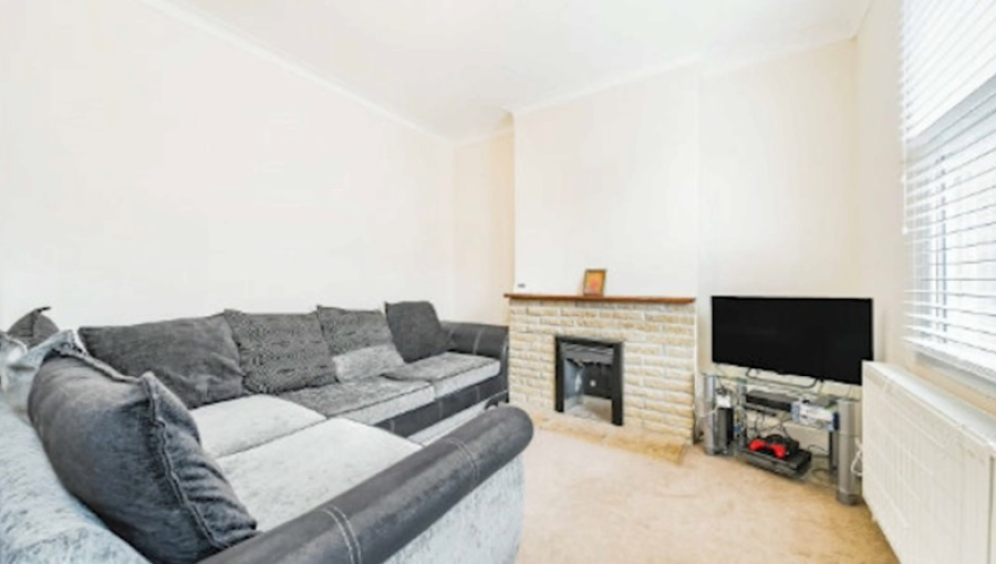 В Лондоне выставили на продажу дом детства Дэвида Боуи