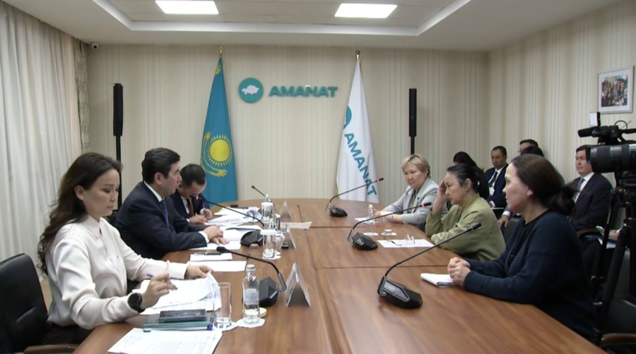 «AMANAT» партиясының төрағасы азаматтарды қабылдады