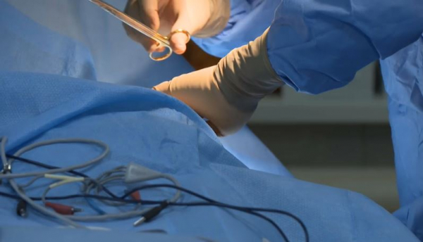 Польский кардиолог провел пять сложных операций на сердце в Алматы