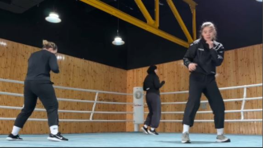 Бокстан Азия чемпионатының финалында үш қызымыз алтынға таласады