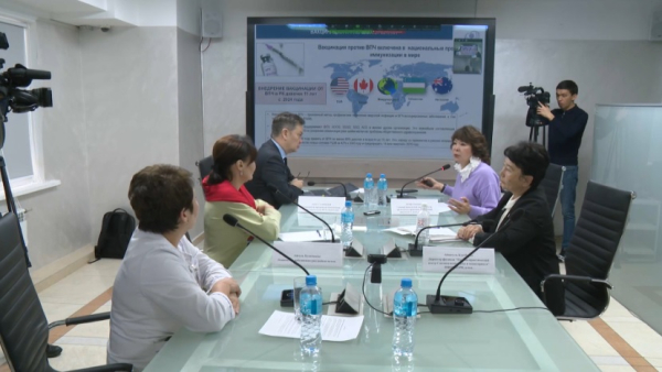 Вакцинировать девочек от ВПЧ начнут с сентября в Казахстане