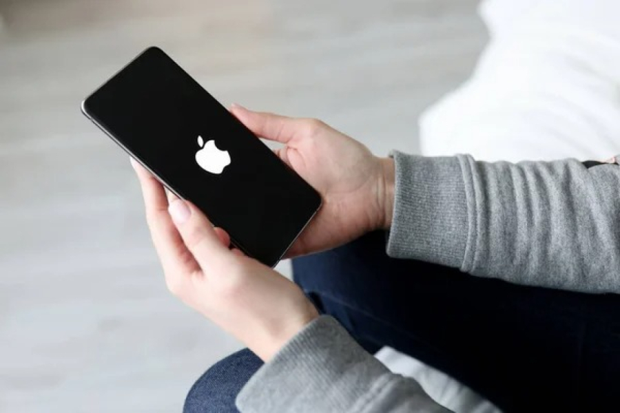 Жиналмалы iPhone және үй роботы: Apple жаңа құрылғылар ұсынады