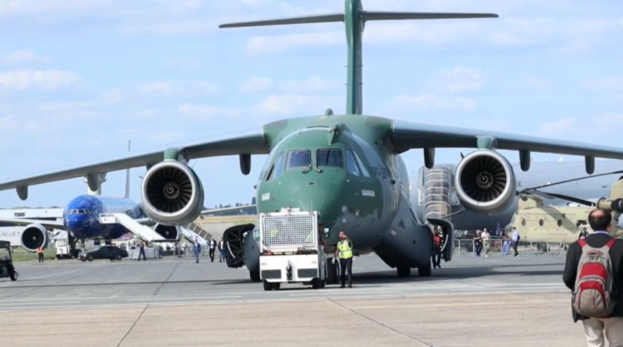 Авиация Казахстана на салоне в Ле Бурже