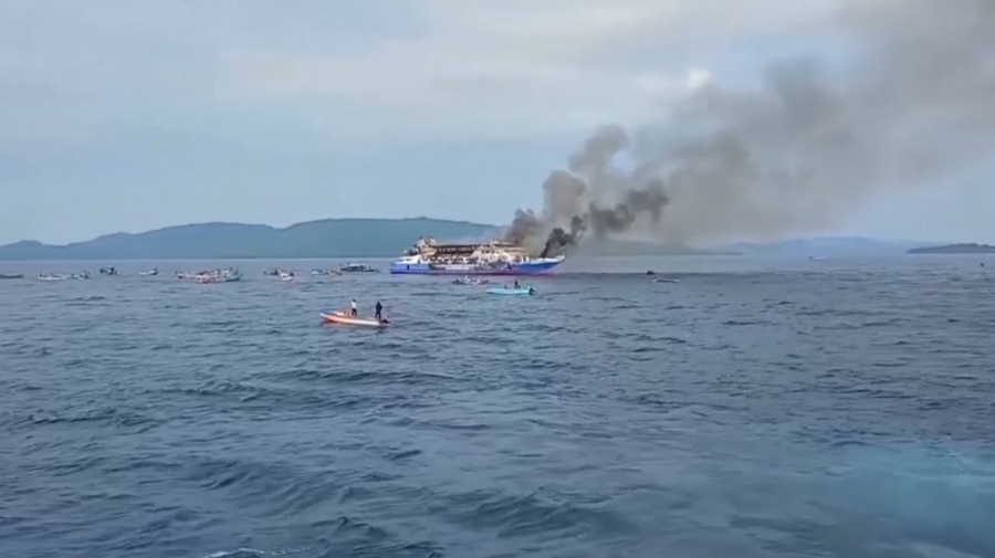 Три человека погибли из-за пожара на пароме в Индонезии
