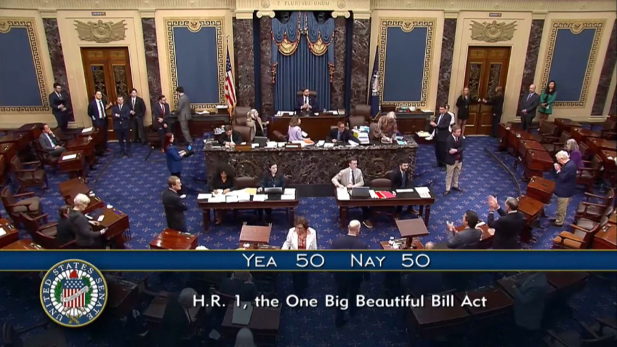 Сенат США одобрил законопроект Трампа о налогах