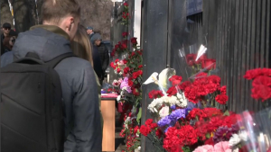 Казахстанцы соболезнуют близким погибших в «Крокусе»