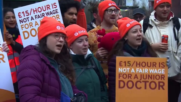 Англияда ел тарихындағы ең ұзақ ереуіл жалғасып жатыр