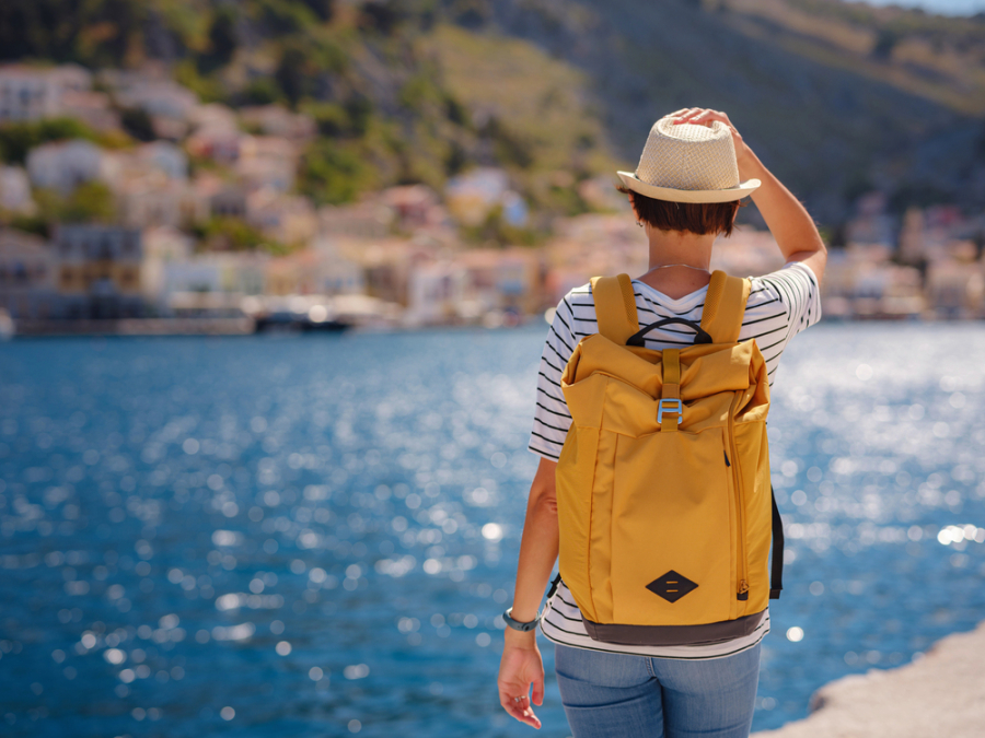 Президент подписал закон по поддержке туристской отрасли и детского спорта