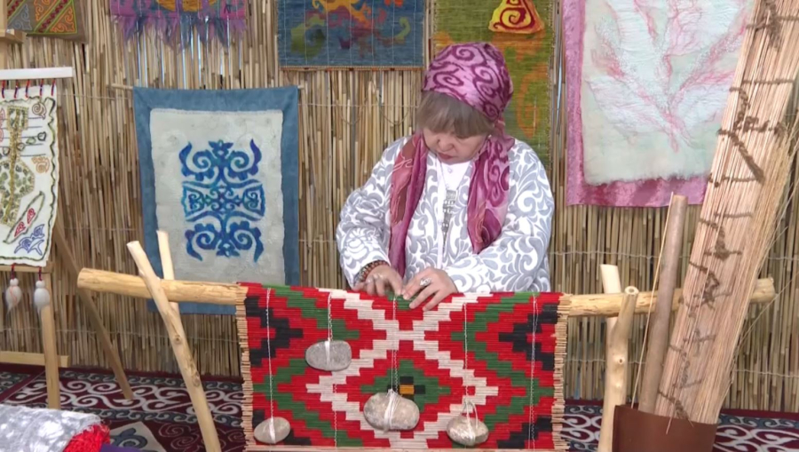 Ақтөбеде «Сыбаға» ұлттық дәстүрлер фестивалі өтіп жатыр