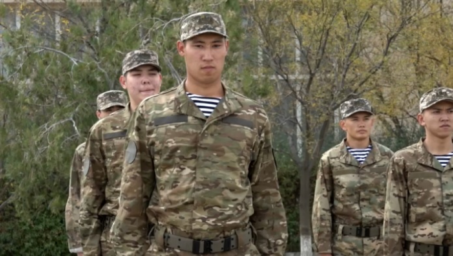 Как служится самому высокому солдату в армии