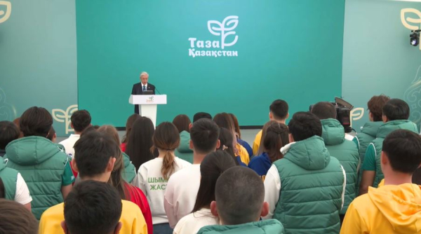 Токаев встретился с экоактивистами на акции «Таза Қазақстан»»