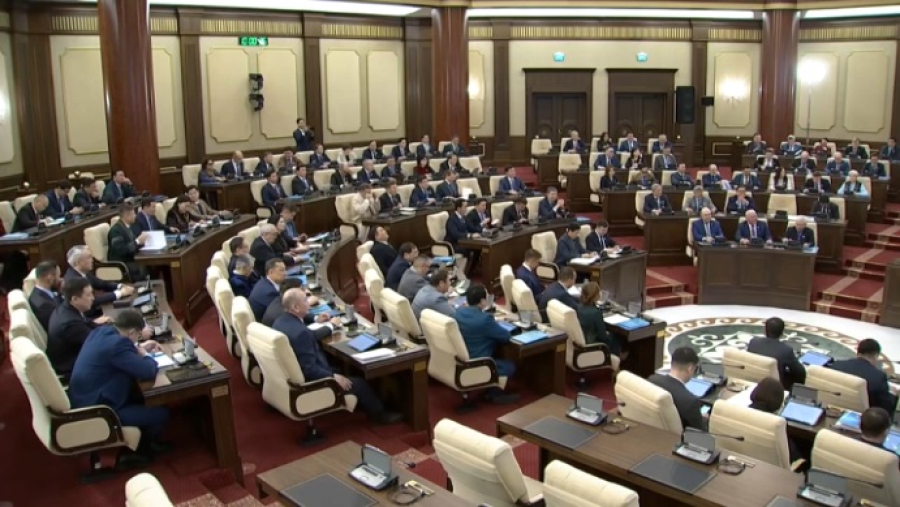 Поправки внесут в 8 конституционных законов