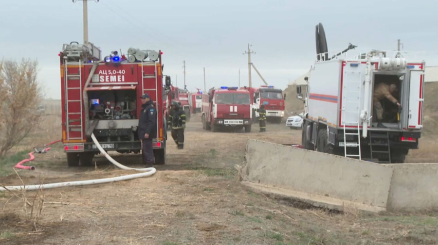 Абай облысында өрт салдарынан елді мекен тұрғындары эвакуацияланды