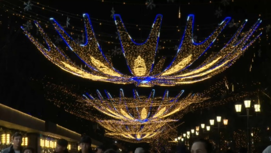 Как украсили к Новому году Шымкент