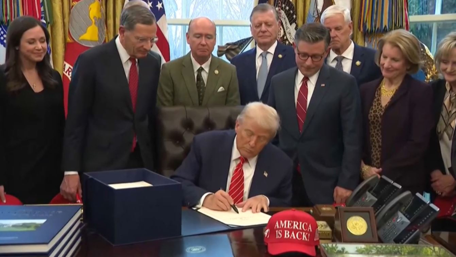 Д. Трамп АҚШ Үкіметін қайта қаржыландырады