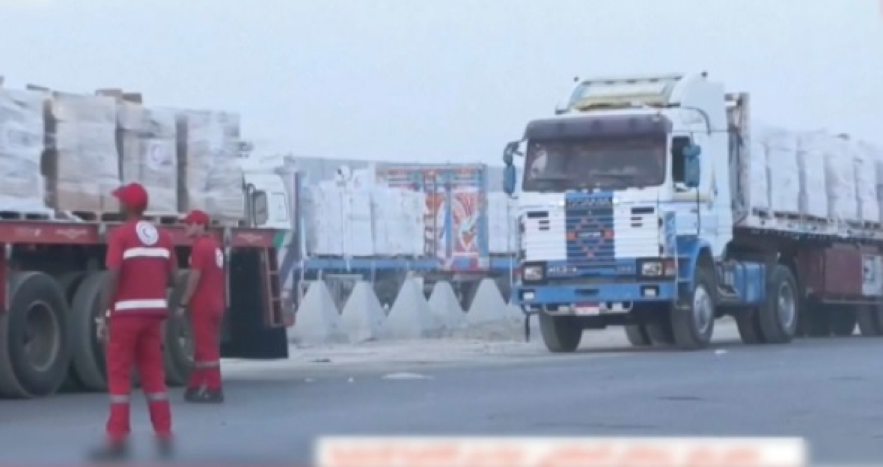 Египет отправил 2400 тонн гумпомощи в сектор Газа