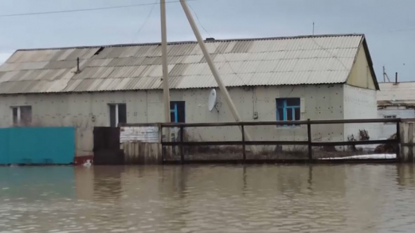 Электроснабжение продолжают восстанавливать в двух районах Костанайской области