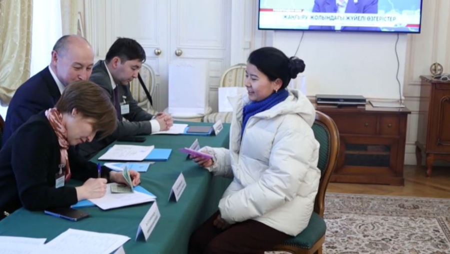 Парижде дауыс берушілер белсенді